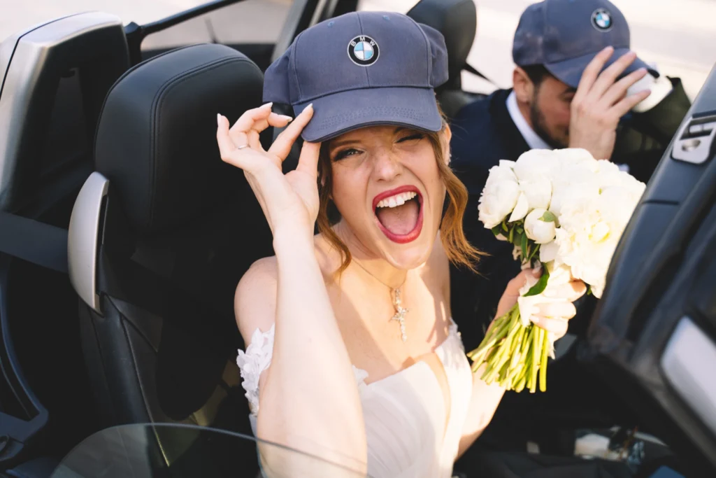 Fotografia di una sposa che ride